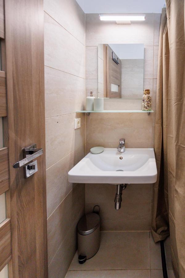 Cozy Market-Square Retreat Located In The Heart Of The 10Th District Viena Exterior foto