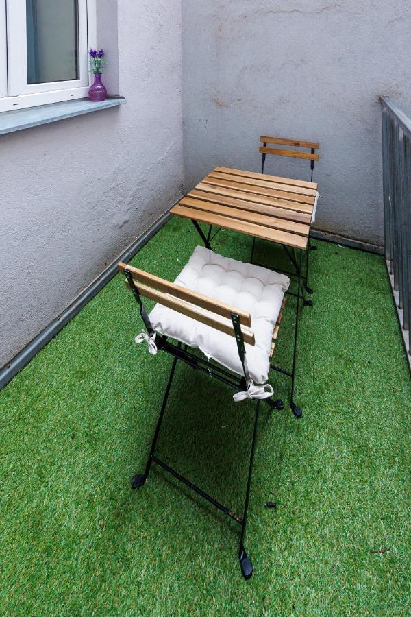 Cozy Market-Square Retreat Located In The Heart Of The 10Th District Viena Exterior foto
